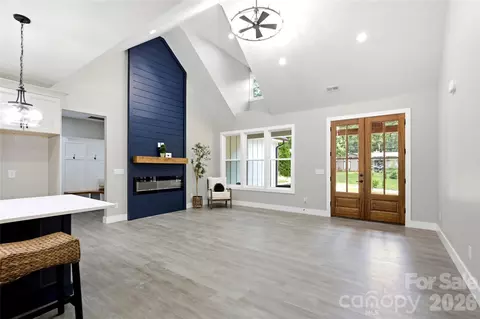 Living - 1851 Oleander Dr, Conover, NC 28613 photo 2 of 5