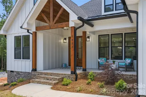 Exterior - 1851 Oleander Dr, Conover, NC 28613 photo 2 of 7