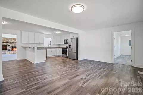 Living - 520 Wright Ave, Kannapolis, NC 28083 photo 8 of 9
