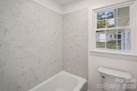 Bath - 520 Wright Ave, Kannapolis, NC 28083 photo 3 of 3