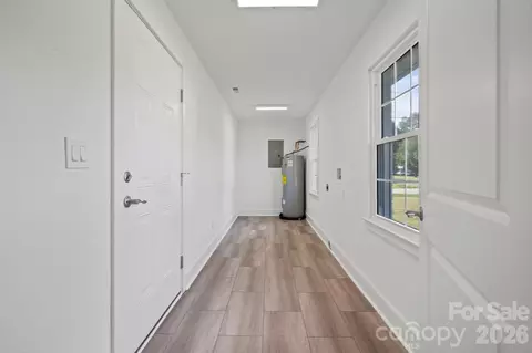 Entry Way - 520 Wright Ave, Kannapolis, NC 28083 photo 1 of 2