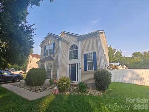 9026 Shenington Pl, Charlotte, NC 28216