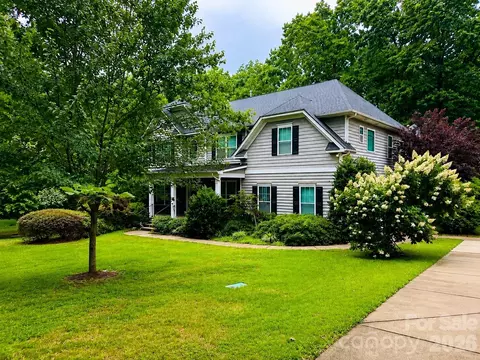 128 Harvest Wind Ct, Mooresville, NC 28115