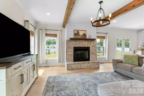 Living - 4791 Cooper Rd, Clemmons, NC 27012 photo 3 of 4