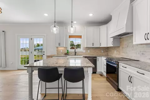 Kitchen - 4791 Cooper Rd, Clemmons, NC 27012 photo 3 of 4