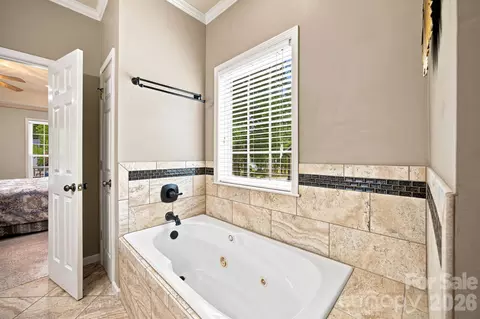 Bath - 7073 Ridgeway Rd, Stanley, NC 28164 photo 3 of 4
