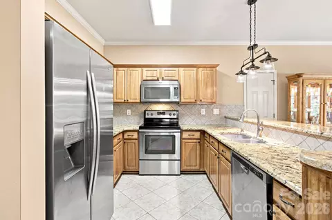 Kitchen - 7073 Ridgeway Rd, Stanley, NC 28164 photo 3 of 5