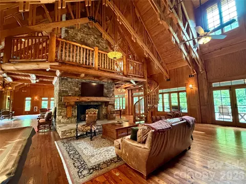 1156 Bear River Lodge Trl, Marshall, NC 28753 photo 35