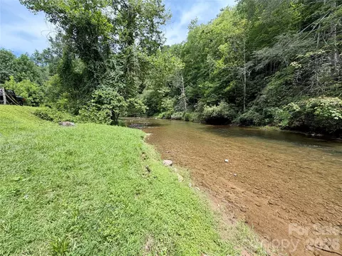1156 Bear River Lodge Trl, Marshall, NC 28753 photo 20