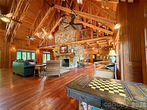 1156 Bear River Lodge Trl, Marshall, NC 28753 photo 34