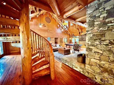 1156 Bear River Lodge Trl, Marshall, NC 28753 photo 27