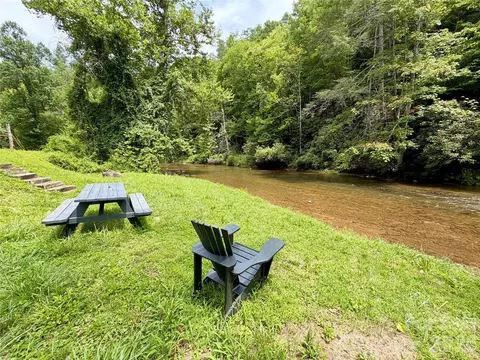 1156 Bear River Lodge Trl, Marshall, NC 28753 photo 21