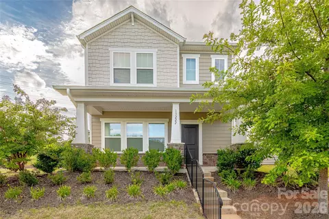 13222 Kenworth Rd, Charlotte, NC 28278