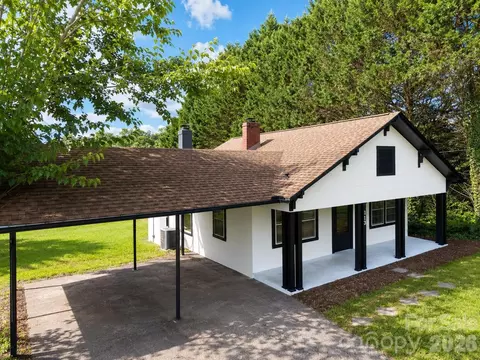 Exterior - 113 Mountain View St, Morganton, NC 28655 photo 3 of 5