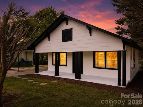 113 Mountain View St, Morganton, NC 28655