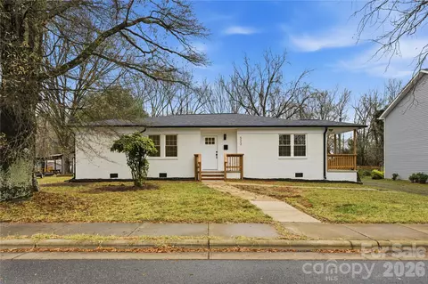 523 Biltmore St, Mooresville, NC 28115