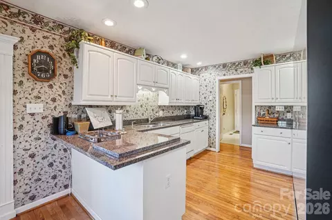 Kitchen - 4634 Harbor View Ter, Morganton, NC 28655 photo 1 of 4