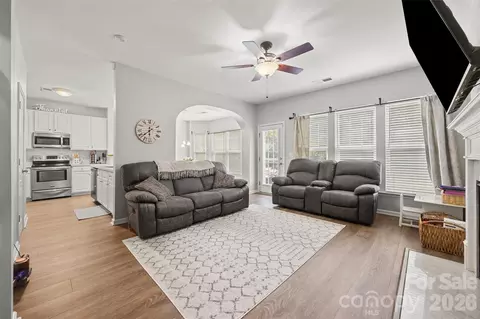10216 Old Carolina Dr, Charlotte, NC 28214