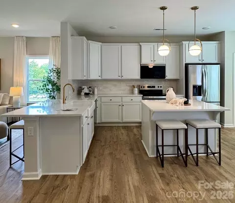 3314 Campbell Dr, Charlotte, NC 28205
