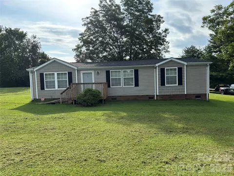 Exterior - 93 Ervin Ln, Hiddenite, NC 28636 photo 2 of 4