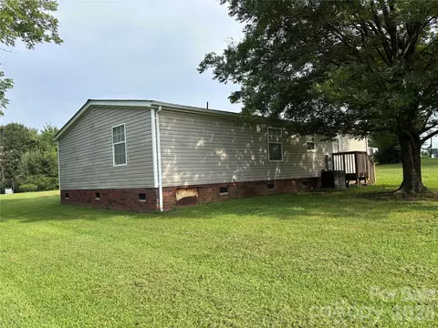 Exterior - 93 Ervin Ln, Hiddenite, NC 28636 photo 3 of 4