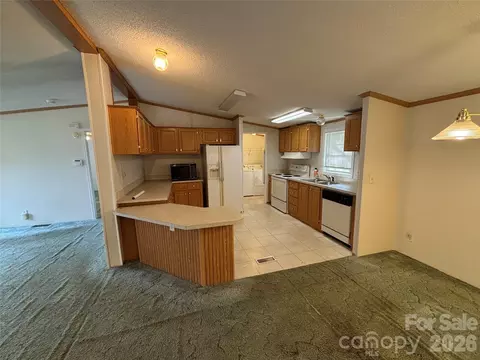 Kitchen - 93 Ervin Ln, Hiddenite, NC 28636 photo 2 of 2
