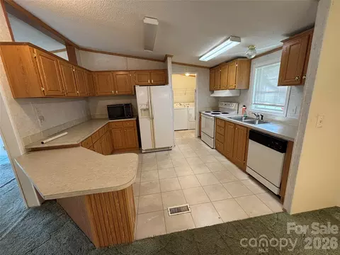 Kitchen - 93 Ervin Ln, Hiddenite, NC 28636 photo 1 of 2