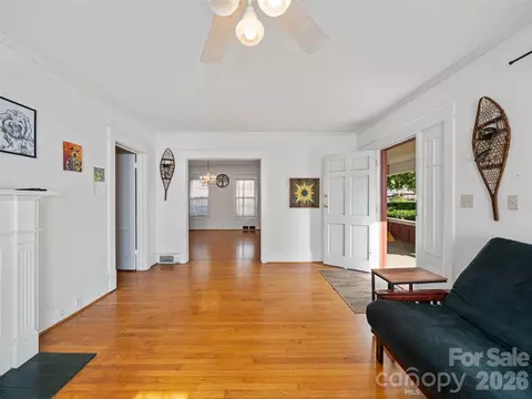Living - 147 Walnut Ave, Spruce Pine, NC 28777 photo 2 of 3