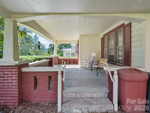 Exterior - 147 Walnut Ave, Spruce Pine, NC 28777 photo 2 of 3