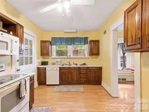 Kitchen - 147 Walnut Ave, Spruce Pine, NC 28777 photo 1 of 2