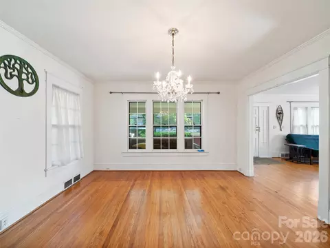 Living - 147 Walnut Ave, Spruce Pine, NC 28777 photo 3 of 3