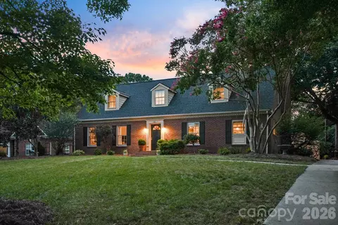 1300 Brockton Ln, Charlotte, NC 28226