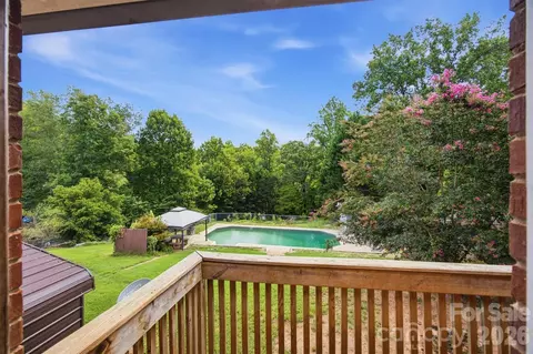 Exterior - 1082 Maple St, Granite Falls, NC 28630 photo 3 of 6