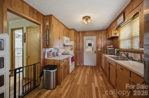 Kitchen - 1082 Maple St, Granite Falls, NC 28630 photo 2 of 2