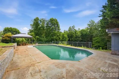 Exterior - 1082 Maple St, Granite Falls, NC 28630 photo 6 of 6