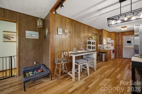 Entry Way - 1082 Maple St, Granite Falls, NC 28630 photo 1 of 3