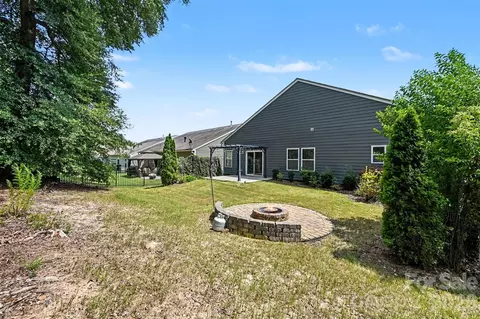 Exterior - 1604 Spring Blossom Trl, Fort Mill, SC 29708 photo 2 of 3