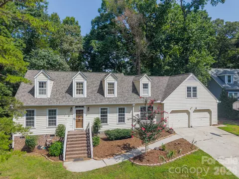 5815 Chapel Creek Ct, Charlotte, NC 28226