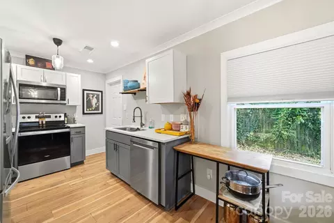 2137 Highland St, Charlotte, NC 28208