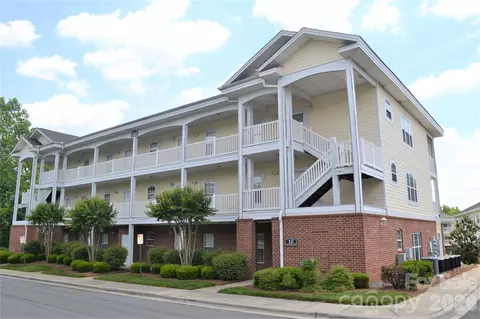 8658 Coralbell Ln, Charlotte, NC 28213