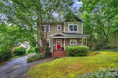 29 Winding Rd, Asheville, NC 28803