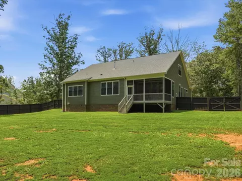 Exterior - 574 Shepherd Ln, Clover, SC 29710 photo 7 of 8
