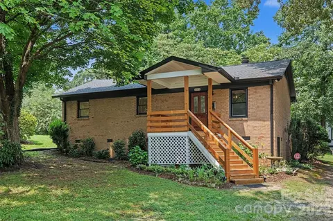 5315 Ruth Dr, Charlotte, NC 28215