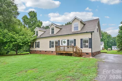 108 Grand Acres Ln, Maiden, NC 28650