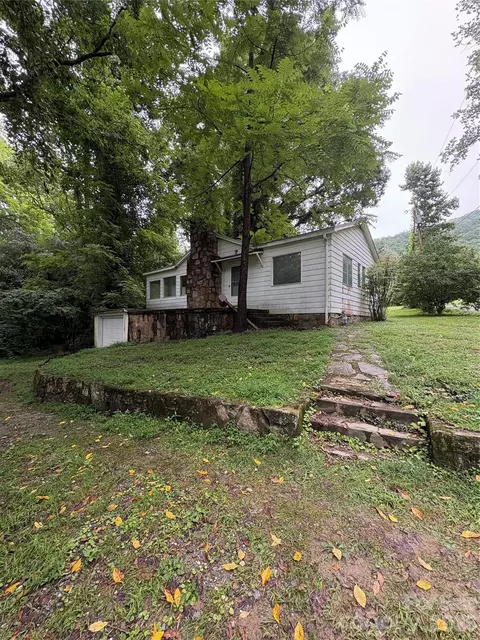 912 Halstead Blvd, Hendersonville, NC 28791