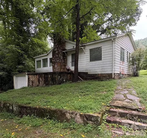 912 Halstead 1-8 Blvd #1-8, Hendersonville, NC 28791