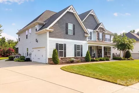 10515 Sweethaven Ln, Harrisburg, NC 28075