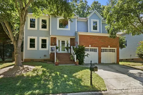 13901 Kings Carriage Ln, Charlotte, NC 28278
