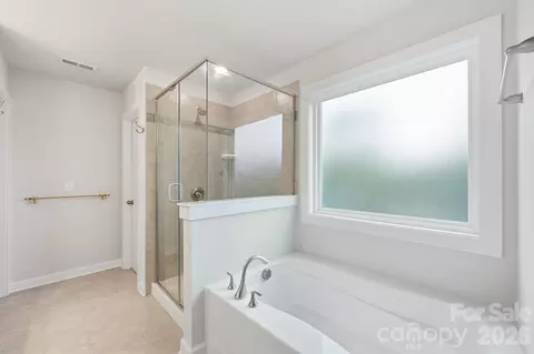 Bath - 445 Hudson Pl, Davidson, NC 28036 photo 1 of 1