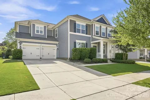 Exterior - 445 Hudson Pl, Davidson, NC 28036 photo 2 of 3